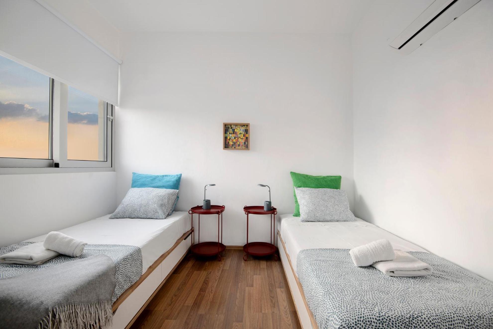 Amazing Two Bedroom Apartment Larnaca Esterno foto