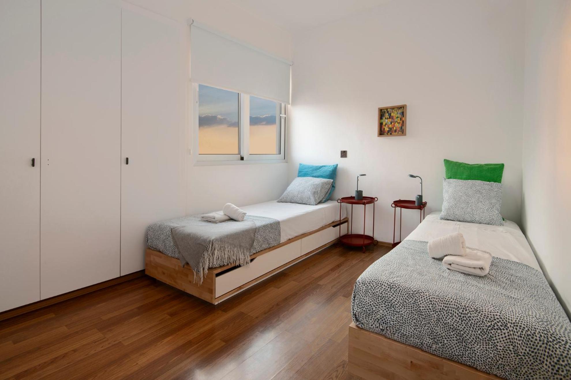 Amazing Two Bedroom Apartment Larnaca Esterno foto