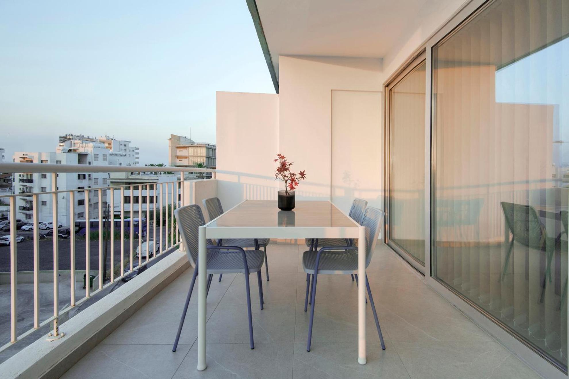 Amazing Two Bedroom Apartment Larnaca Esterno foto